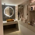فيلة Spilia Retreat *
